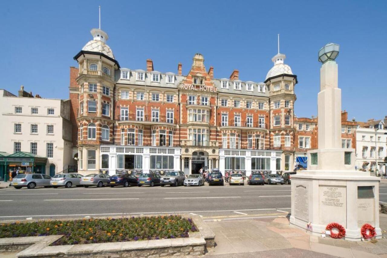Royal Whitby Hotel Bagian luar foto