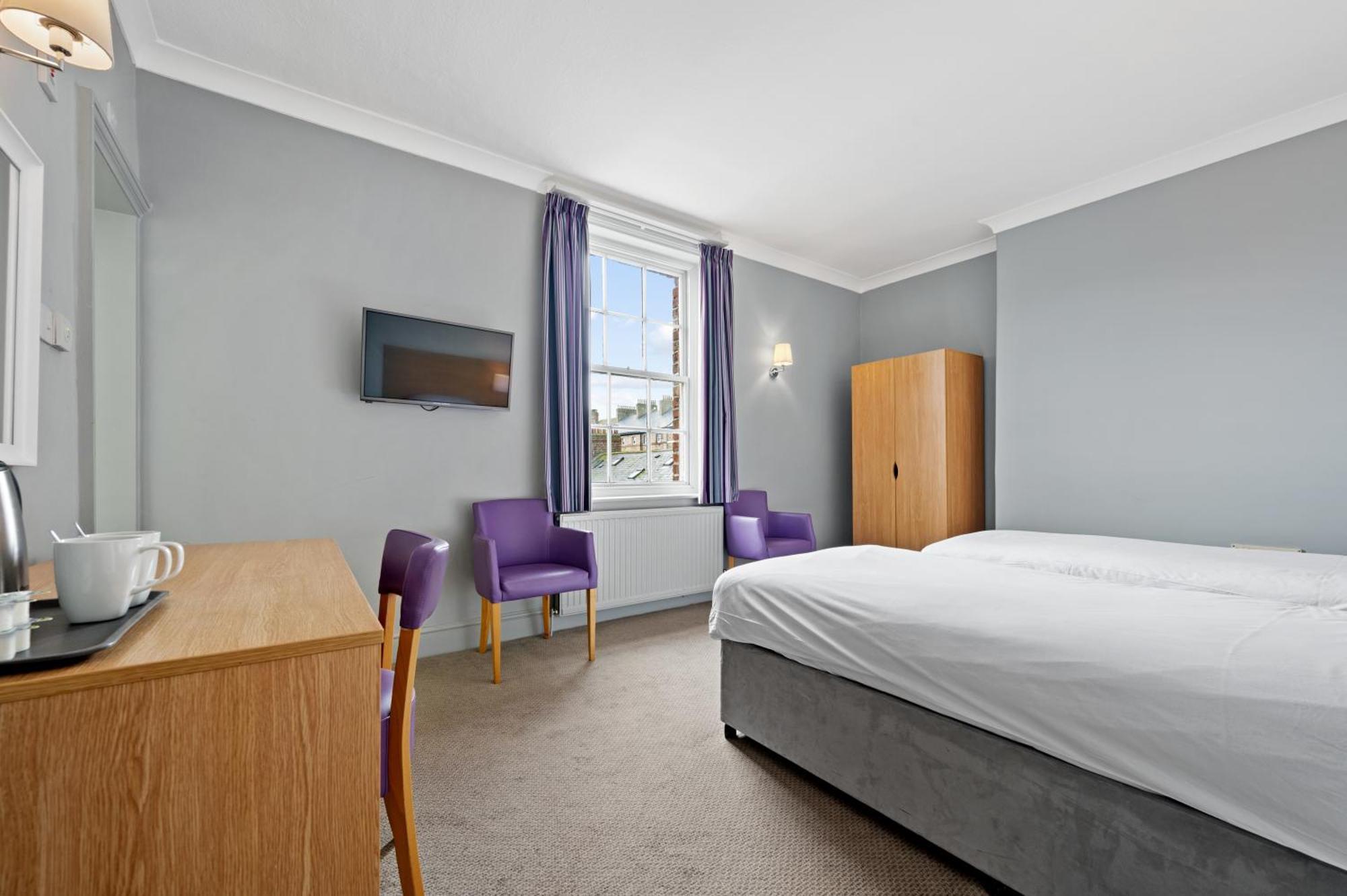 Royal Whitby Hotel Bagian luar foto