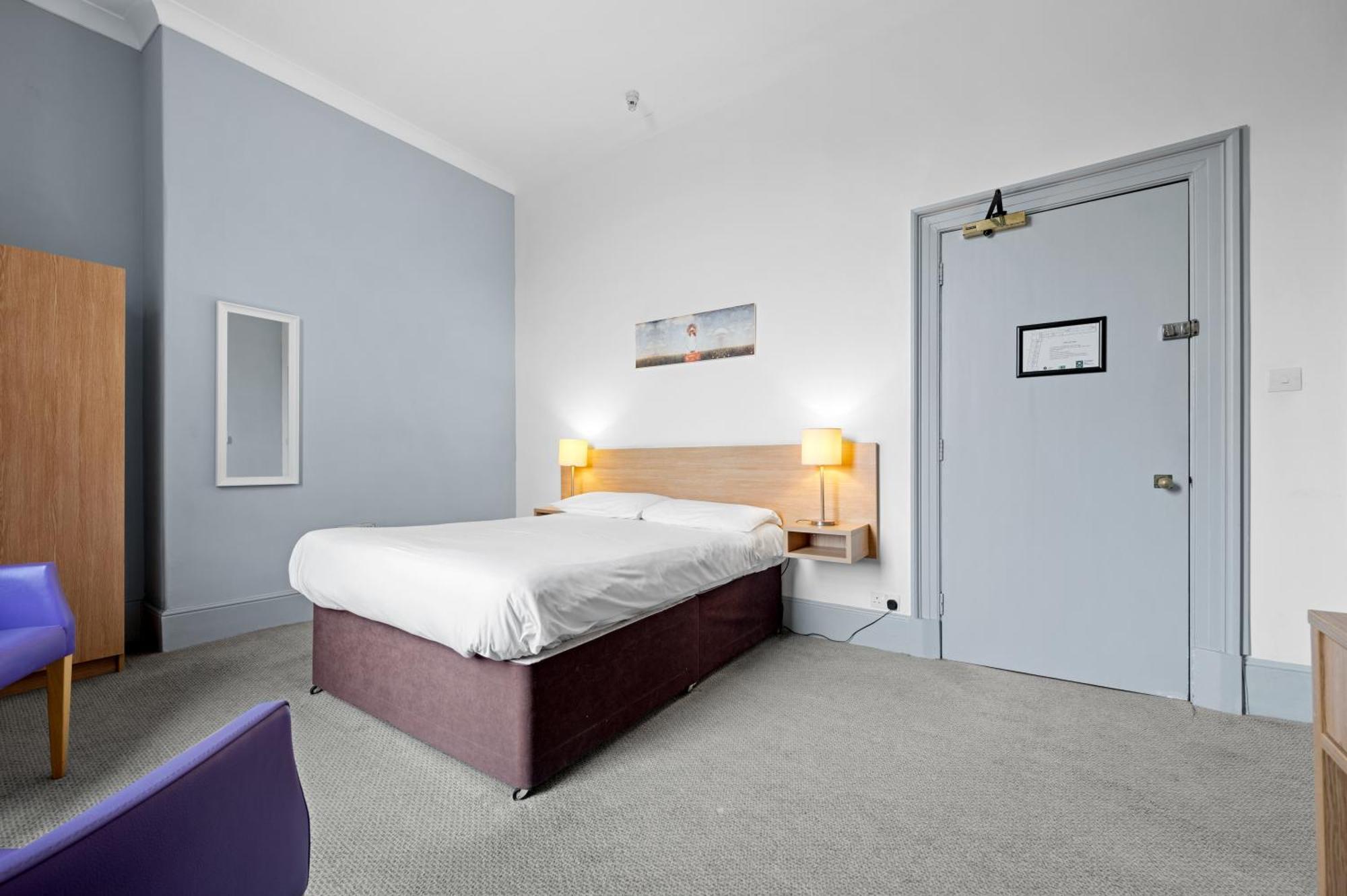 Royal Whitby Hotel Bagian luar foto