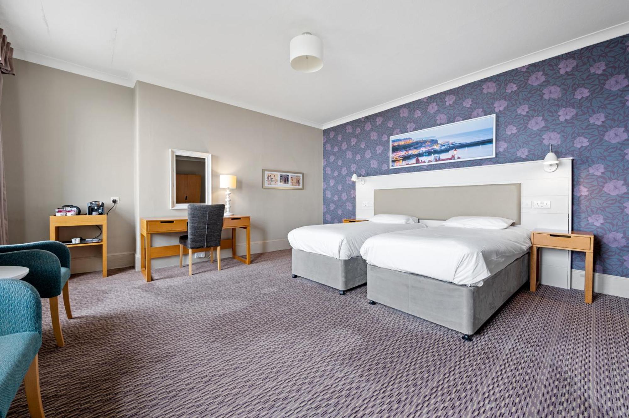 Royal Whitby Hotel Bagian luar foto