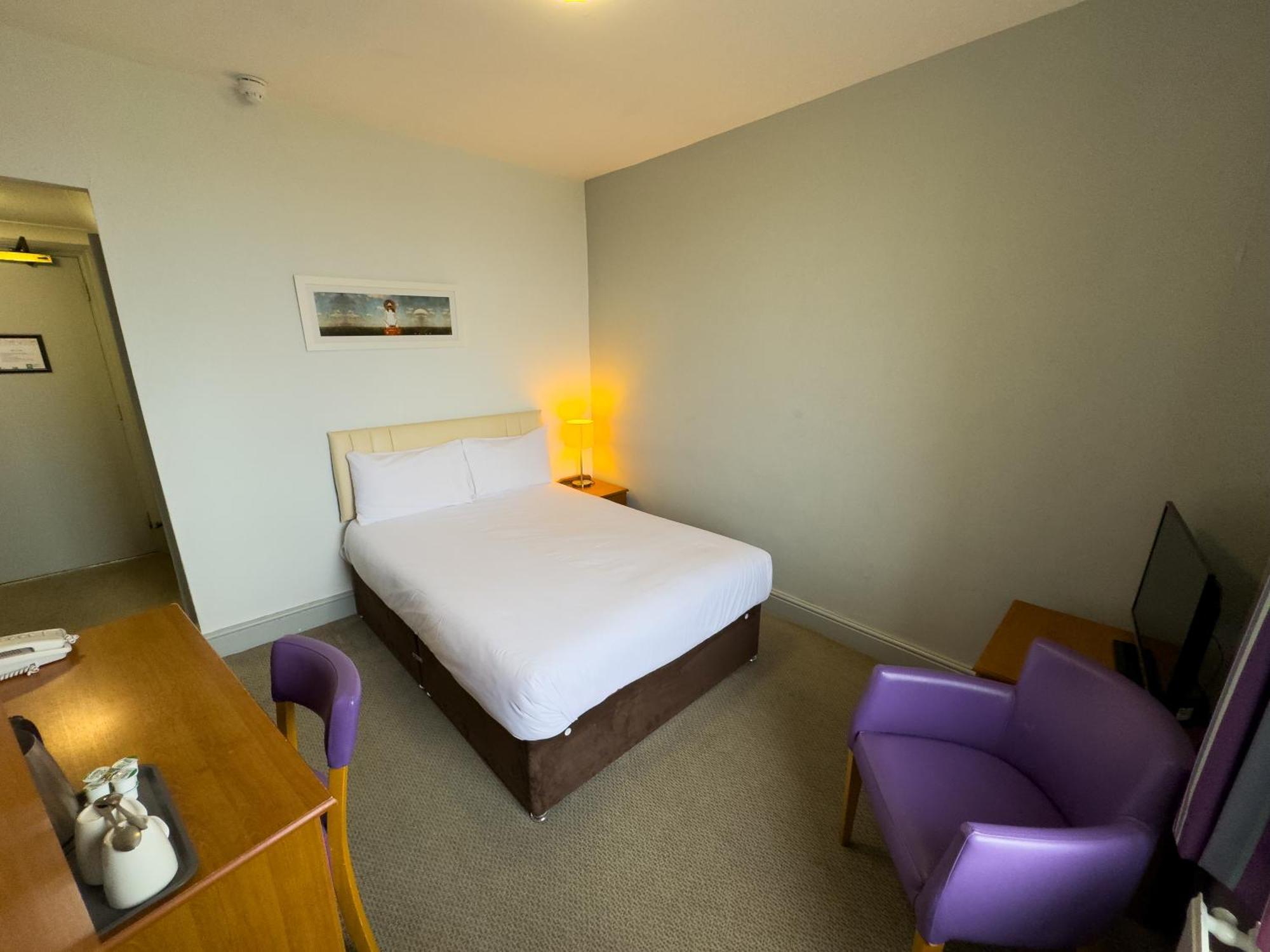 Royal Whitby Hotel Bagian luar foto